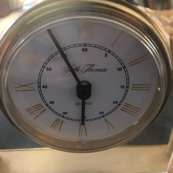 VTG Seth Thomas Desktop Small Clock Roman Numerals Gold  Plexiglass  6X6 Works - Picture 3 of 4